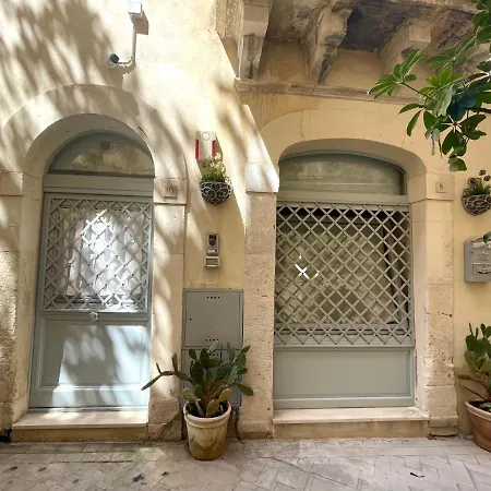 Ortigia Maam * Syrakus
